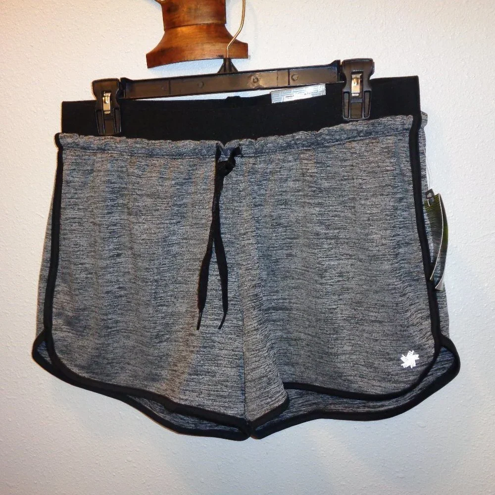 TEK Gear Women's Active Shorts Size Medium NWT  Mid Rise